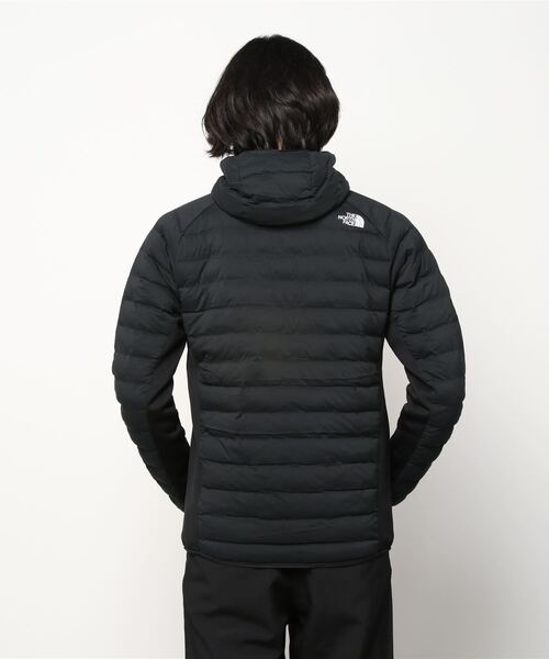 THE NORTH FACE（ザノースフェイス）の「ザ ノース フェイス THE NORTH FACE Red Run Hoodie(レッドランフーディ)（ナイロンジャケット・メンズ・ブラック・S/LL/M/L）」の2枚目の写真