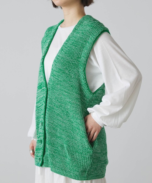 forksy.（フォルクシー）の「【forksy.】【2点セット】ニットベスト付きボリュームスリーブロングTシャツ（ベスト・レディース・ベージュ/ネイビー/オレンジ/ケリーグリーン・FREE）」の15枚目の写真