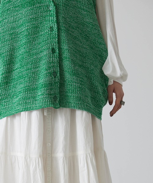 forksy.（フォルクシー）の「【forksy.】【2点セット】ニットベスト付きボリュームスリーブロングTシャツ（ベスト・レディース・ベージュ/ネイビー/オレンジ/ケリーグリーン・FREE）」の16枚目の写真