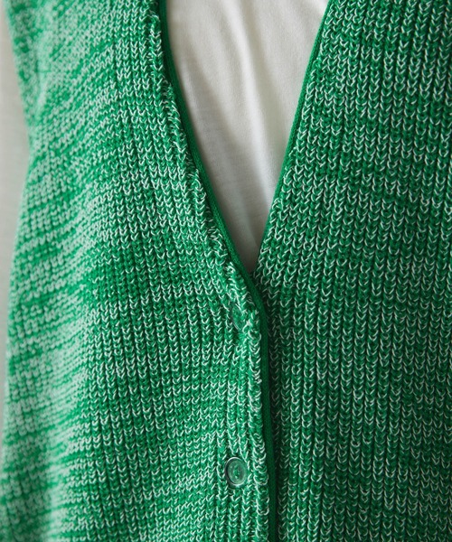 forksy.（フォルクシー）の「【forksy.】【2点セット】ニットベスト付きボリュームスリーブロングTシャツ（ベスト・レディース・ベージュ/ネイビー/オレンジ/ケリーグリーン・FREE）」の18枚目の写真