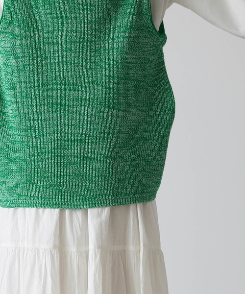 forksy.（フォルクシー）の「【forksy.】【2点セット】ニットベスト付きボリュームスリーブロングTシャツ（ベスト・レディース・ベージュ/ネイビー/オレンジ/ケリーグリーン・FREE）」の17枚目の写真