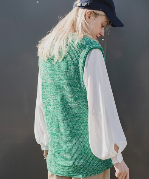 forksy.（フォルクシー）の「【forksy.】【2点セット】ニットベスト付きボリュームスリーブロングTシャツ（ベスト・レディース・ベージュ/ネイビー/オレンジ/ケリーグリーン・FREE）」の22枚目の写真