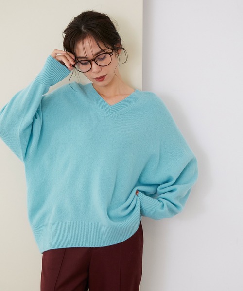 ROPE'(ロペ)の「【秋にも使える】【シリーズ】クーマラムホールガーメントVネックプルオーバー(ニット/セーター・レディース・チャコールグレー/ターコイズブルー/キナリ/イエロー系その他2・38)」の3枚目の写真
