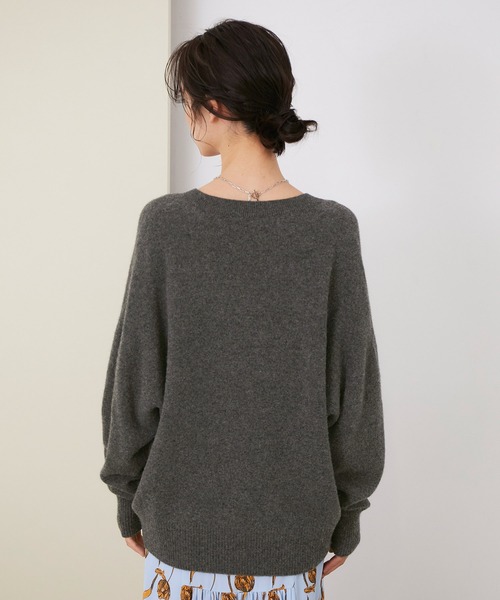 ROPE'(ロペ)の「【秋にも使える】【シリーズ】クーマラムホールガーメントVネックプルオーバー(ニット/セーター・レディース・チャコールグレー/ターコイズブルー/キナリ/イエロー系その他2・38)」の5枚目の写真