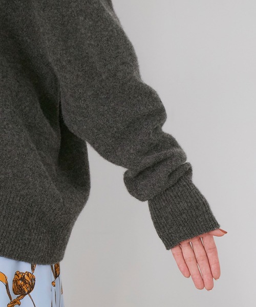 ROPE'(ロペ)の「【秋にも使える】【シリーズ】クーマラムホールガーメントVネックプルオーバー(ニット/セーター・レディース・チャコールグレー/ターコイズブルー/キナリ/イエロー系その他2・38)」の16枚目の写真