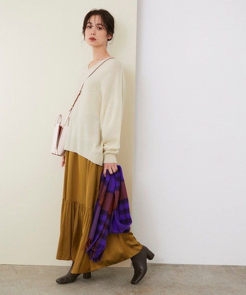 ROPE'(ロペ)の「【秋にも使える】【シリーズ】クーマラムホールガーメントVネックプルオーバー(ニット/セーター・レディース・チャコールグレー/ターコイズブルー/キナリ/イエロー系その他2・38)」の11枚目の写真