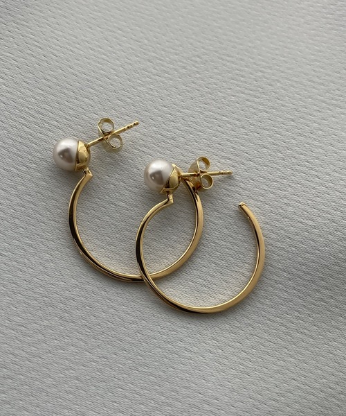 Blanche（ブランシュ）の「Blanche ブランシュ フープデザイパールピアス Toile(トワル)  GOLD（ピアス（両耳用）・レディース・ゴールド・FREE）」の5枚目の写真