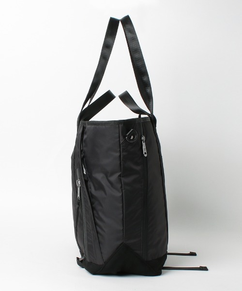 INDISPENSABLE （インディスペンサブル）の「INDISPENSABLE　3WAY TOTE BAG TOSS ECONYL MS（トートバッグ・メンズ・ブラック・FREE）」の9枚目の写真