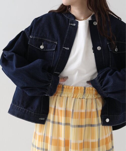 RAY CASSIN(レイカズン)の「デニムギャザーブルゾン(デニムジャケット・レディース・ブラック/ネイビー・FREE)」の2枚目の写真