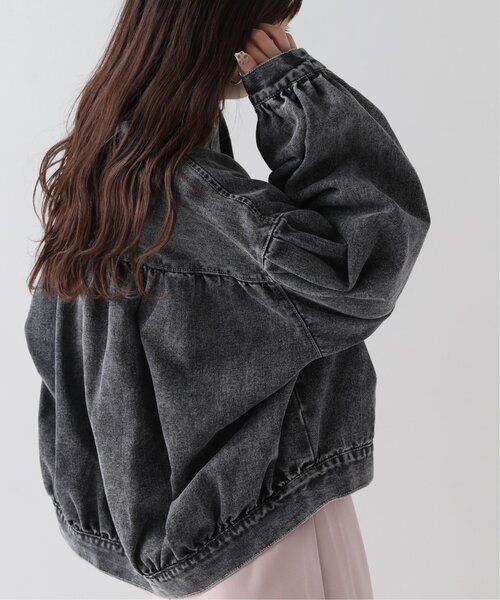 RAY CASSIN(レイカズン)の「デニムギャザーブルゾン(デニムジャケット・レディース・ブラック/ネイビー・FREE)」の3枚目の写真