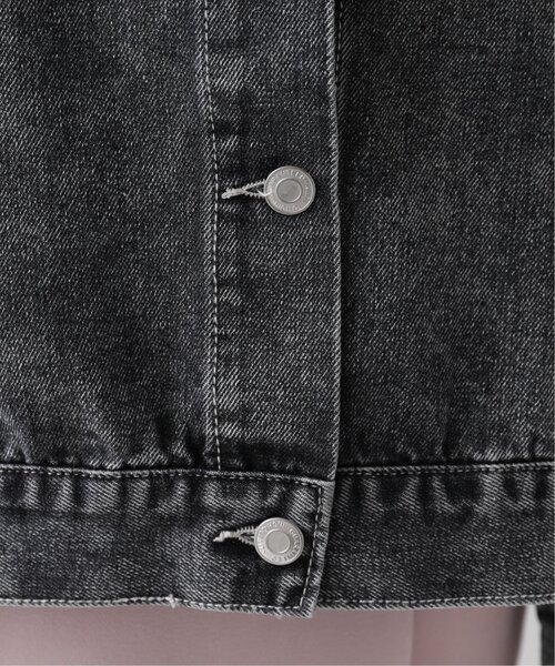 RAY CASSIN(レイカズン)の「デニムギャザーブルゾン(デニムジャケット・レディース・ブラック/ネイビー・FREE)」の7枚目の写真