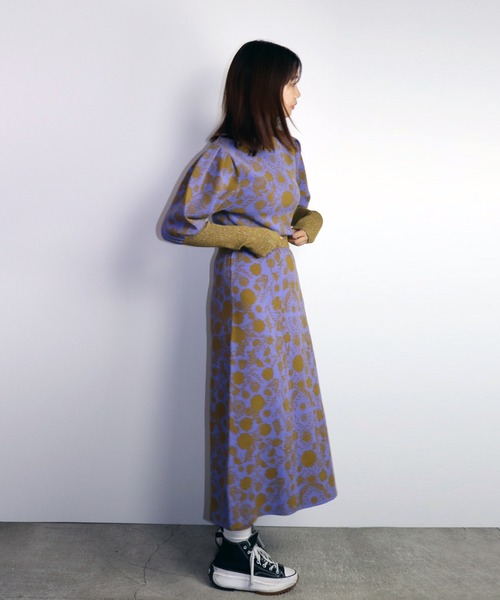 moyan ecri(モヤン エクリ)の「<moyan ecri>パワーショルダーフラワージャガードワンピース(ワンピース・レディース・オレンジ/オリーブ系・FREE)」の6枚目の写真
