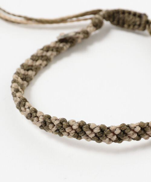 wakami（ワカミ）の「wakami × BEAMS / 別注 ビーズ ブレスレット 3本セット 2022（ブレスレット・メンズ・チャコールグレー/ベージュ/オリーブ/オレンジ/ブルー/マルチ/ライトカーキ・ONE SIZE）」の10枚目の写真