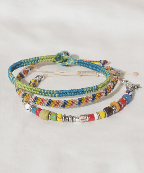 wakami（ワカミ）の「wakami × BEAMS / 別注 ビーズ ブレスレット 3本セット 2022（ブレスレット・メンズ・チャコールグレー/ベージュ/オリーブ/オレンジ/ブルー/マルチ/ライトカーキ・ONE SIZE）」の7枚目の写真