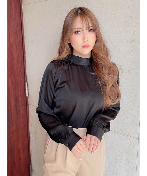 DURAS（デュラス）の「プチハイネックパワショルトップス（Tシャツ/カットソー・レディース・ブラック/アイボリー/ベージュ・FREE）」の3枚目の写真