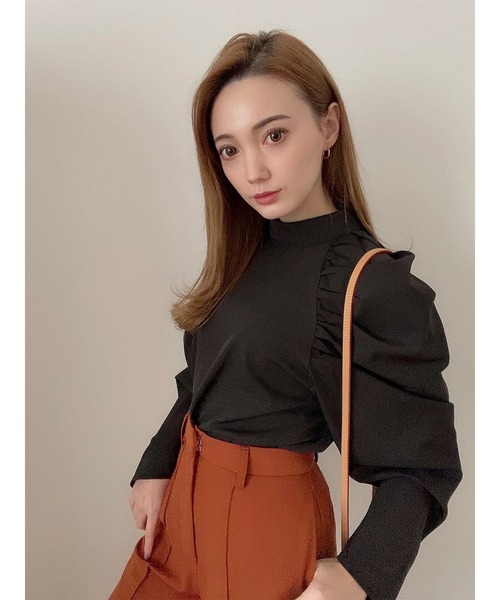 DURAS（デュラス）の「プチハイネックパワショルトップス（Tシャツ/カットソー・レディース・ブラック/アイボリー/ベージュ・FREE）」の7枚目の写真