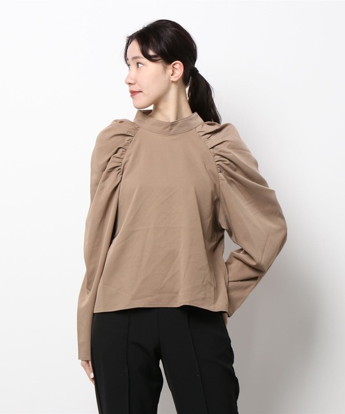 DURAS（デュラス）の「プチハイネックパワショルトップス（Tシャツ/カットソー・レディース・ブラック/アイボリー/ベージュ・FREE）」の10枚目の写真