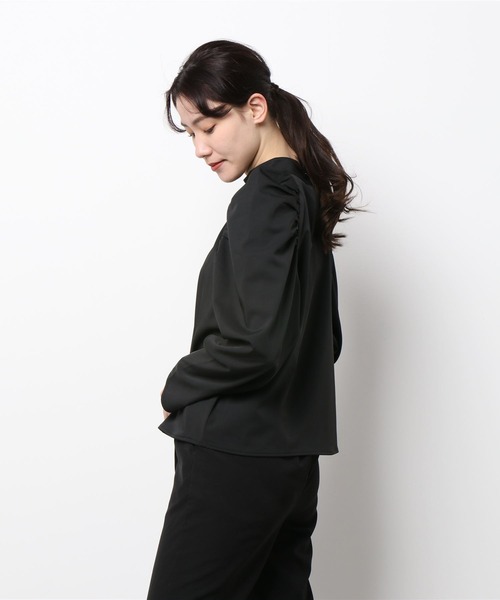 DURAS（デュラス）の「プチハイネックパワショルトップス（Tシャツ/カットソー・レディース・ブラック/アイボリー/ベージュ・FREE）」の11枚目の写真