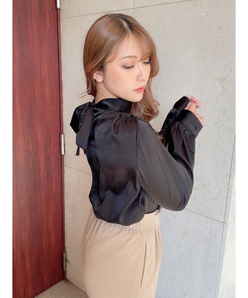 DURAS（デュラス）の「プチハイネックパワショルトップス（Tシャツ/カットソー・レディース・ブラック/アイボリー/ベージュ・FREE）」の4枚目の写真