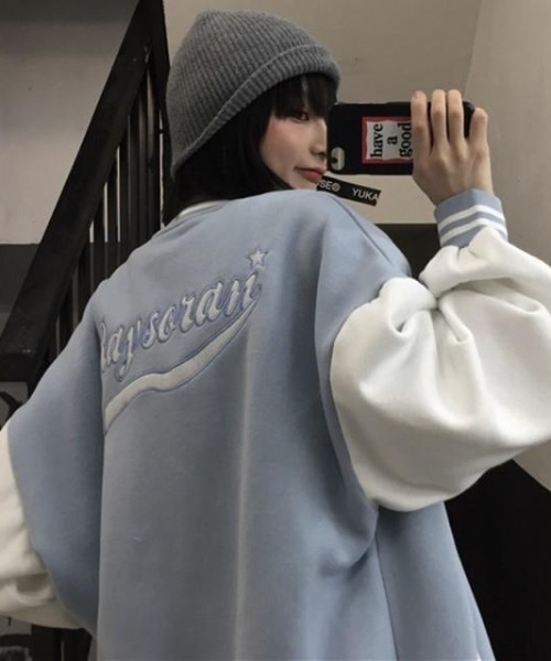 VIBGYOR（ヴィブジョー）の「VIBGYOR Select/スタジャン(BL)（スタジャン・レディース・ブラック/サックスブルー・LARGE/X-LARGE）」の2枚目の写真