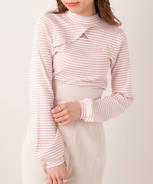 OLIVE des OLIVE(オリーブデオリーブ)の「ヘルシーデコルテプルオーバー/カットアウトトップス(Tシャツ/カットソー・レディース・オフホワイト/ピンク/ブラック/アイボリー/ホワイト・FREE)」の5枚目の写真