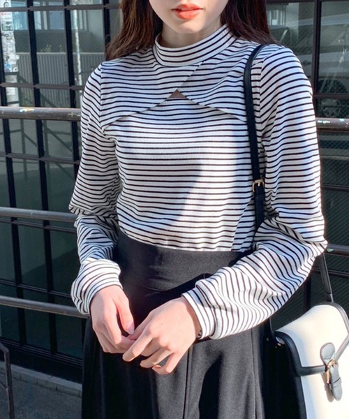 OLIVE des OLIVE(オリーブデオリーブ)の「ヘルシーデコルテプルオーバー/カットアウトトップス(Tシャツ/カットソー・レディース・オフホワイト/ピンク/ブラック/アイボリー/ホワイト・FREE)」の11枚目の写真