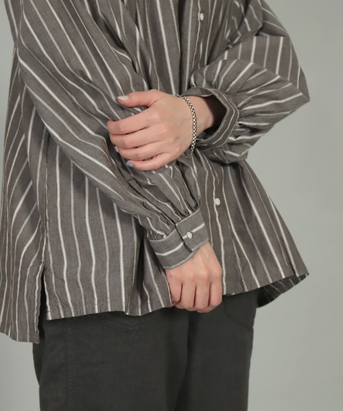 ARTEPOVERA（アルテポーヴェラ）の「[ARTE POVERA] 21sp33 コットンストライプ スタンドギャザリングシャツ（シャツ/ブラウス・レディース・ベージュ系その他/グレー系その他・FREE）」の10枚目の写真