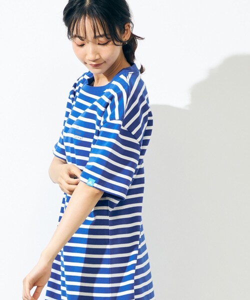 SHARE PARK(シェアパーク)の「【LADIES】UVカット ボーダーロゴ半袖カットワンピース(ワンピース・メンズ・ブルー系1/ホワイト系1・MEDIUM/SMALL/X-SMALL)」の4枚目の写真