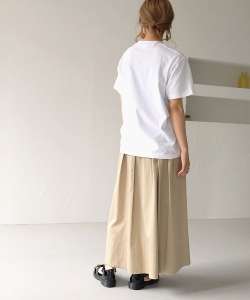 HER CLOSET（ハークローゼット）の「【shemoshelly】WEB限定5.6オンスカリグラフィーロゴTシャツ（Tシャツ/カットソー・レディース・ホワイト系その他2/ホワイト系その他/ブラック系その他/ブラック系その他2・M/L/S）」の17枚目の写真