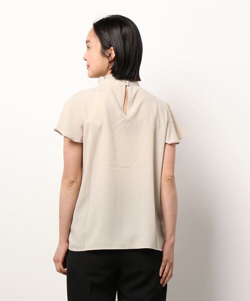 Te chichi TERRASSE(テチチテラス)の「衿フリルブラウス(シャツ/ブラウス・レディース・ブラック/ベージュ/オフホワイト・フリ-)」の5枚目の写真