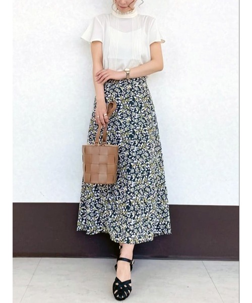 Te chichi TERRASSE(テチチテラス)の「衿フリルブラウス(シャツ/ブラウス・レディース・ブラック/ベージュ/オフホワイト・フリ-)」の7枚目の写真