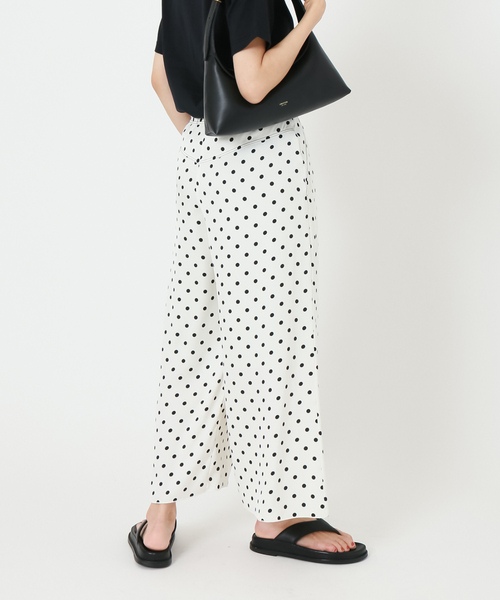 IENA（イエナ）の「サテンレディパンツ（その他パンツ・レディース・ホワイト/ブラック/ナチュラル・36/38）」の20枚目の写真