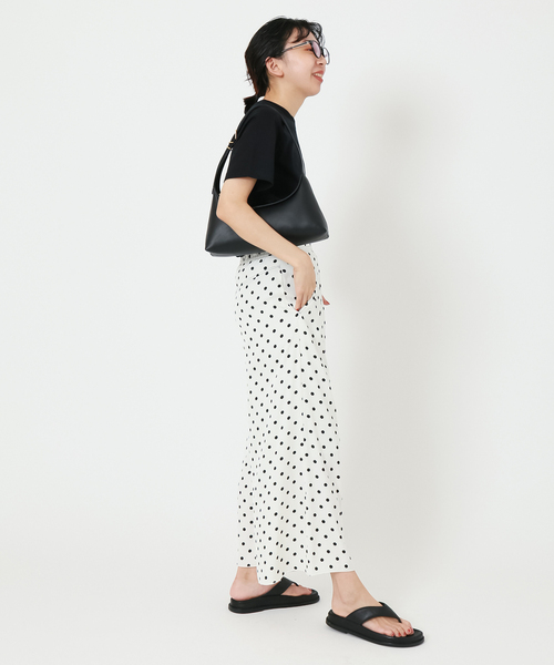 IENA（イエナ）の「サテンレディパンツ（その他パンツ・レディース・ホワイト/ブラック/ナチュラル・36/38）」の22枚目の写真