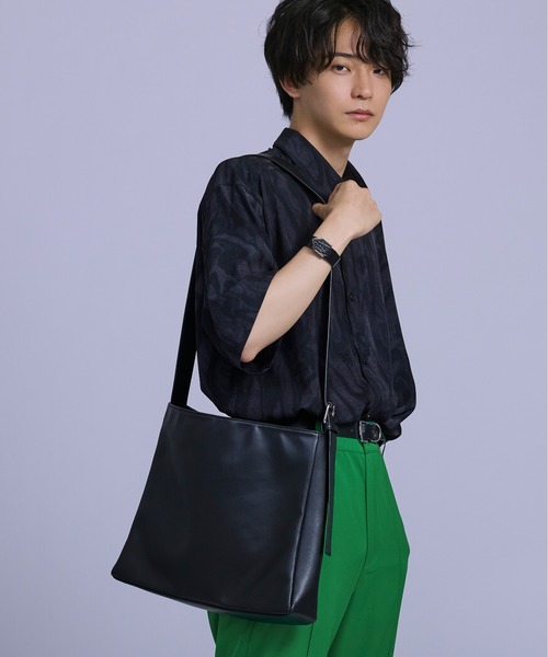 Ellno Loset（エルノロゼット）の「ビッグショルダーバッグ