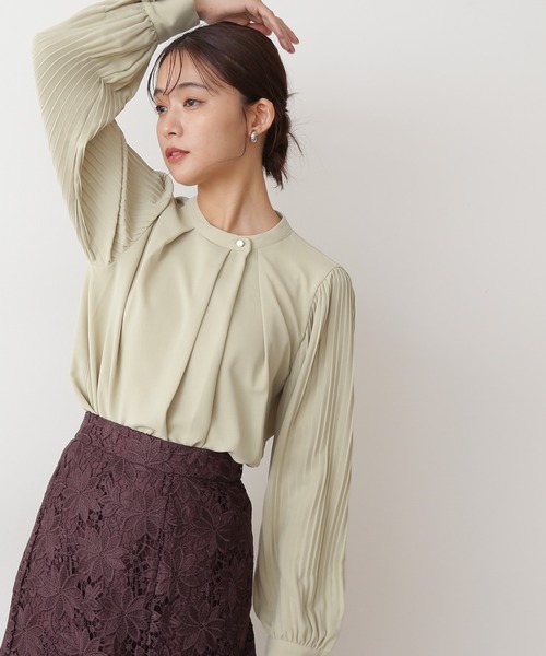 N.（N. Natural Beauty Basic）（エヌエヌナチュラルビューティーベーシック）の「【追加生産】◆ゴールドボタンプリーツブラウス（シャツ/ブラウス・レディース・オフホワイト/ライトグリーン/ブルー/ベージュ・MEDIUM）」の4枚目の写真