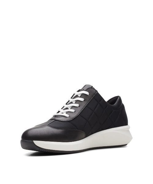 Clarks（クラークス）の「【ネット限定】 Un Rio Stitch / アンリオステッチ（ブラックコンビ）（スニーカー・レディース・ブラック・UK5/UK6/UK4/UK3/UK3.5/UK4.5/UK5.5）」の7枚目の写真