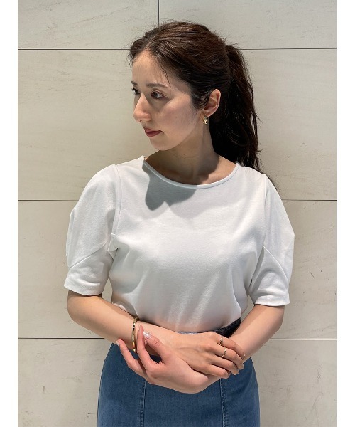 Stylevoice for xxx(スタイルヴォイスフォー)の「タック袖Tシャツ(Tシャツ/カットソー・レディース・オフホワイト/ブラック・FREE)」の20枚目の写真