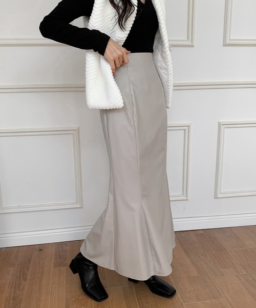 ECLIN（エクラン）の「ハイウエストレザーマーメイドスカート（スカート・レディース・グレイッシュベージュ/ブラウン/ブラック・S/M）」の6枚目の写真