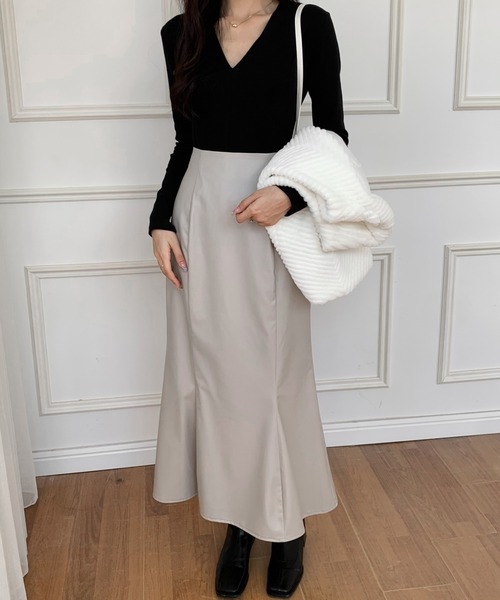 ECLIN（エクラン）の「ハイウエストレザーマーメイドスカート（スカート・レディース・グレイッシュベージュ/ブラウン/ブラック・S/M）」の22枚目の写真