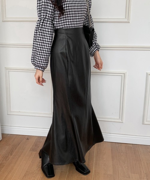 ECLIN（エクラン）の「ハイウエストレザーマーメイドスカート（スカート・レディース・グレイッシュベージュ/ブラウン/ブラック・S/M）」の5枚目の写真