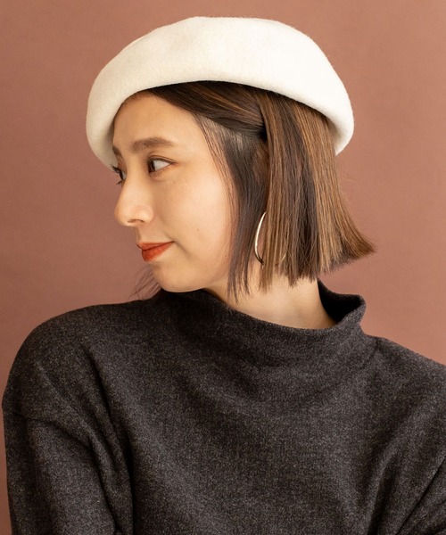 ベージュ ベレー帽 ハートピン付き ベージュ ベレー帽 ハートピン付き新 発売