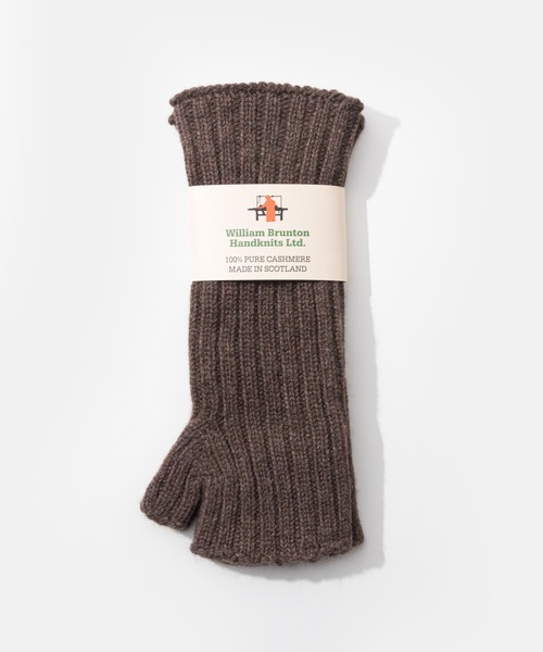 William Brunton Hand Knits（ウィリアム ブラントン ハンド ニット）の「William Brunton 3ply RIB WRISTWARMER ウィリアムブラントン リブ編み 3プライ リストウォーマー（手袋・レディース・モカ/ライトグレー/ブラウン/ホワイト/ブラック/グレイッシュベージュ/グレー/ブラウン系/クリーム/ベージュ/グリーン/ロイヤルブルー/イエロー/ピンク系1/ブラウン系1/レッド/ライトブラウン・ONE SIZE/FREE）」の18枚目の写真