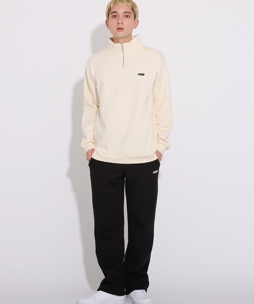 FCMM(エフシーエムエム)の「【日本限定アイテム】HALF ZIP SWEATSHIRTS/ハーフジップスウェットシャツ(スウェット・メンズ・グリーン/アイボリー/チャコールグレー・X-LARGE/SMALL/MEDIUM/LARGE)」の4枚目の写真