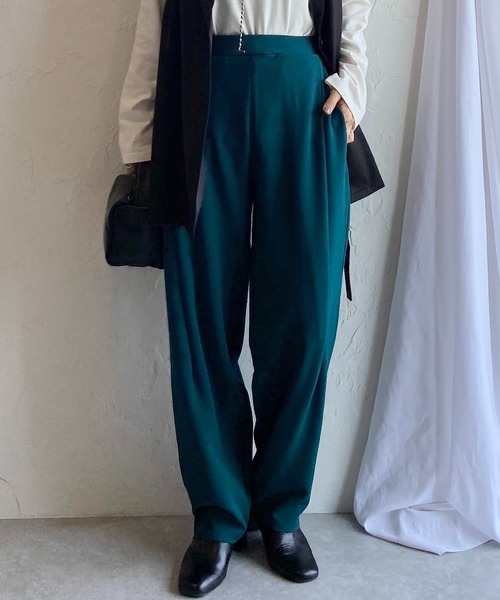 She's Closet（シーズクローゼット）の「ハイウエストタックワイドテーパードパンツ/ルーズシェフパンツ（その他パンツ・レディース・ブラック/パープル/ダークグリーン・FREE）」の2枚目の写真