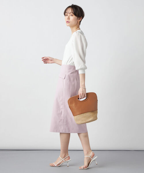 NOLLEY’S Sophi(ノーリーズソフィ)の「《手洗い可能》袖布帛後ろパール総針プルオーバーニット(ニット/セーター・レディース・ホワイト/ネイビー/ベビーピンク・38)」の5枚目の写真