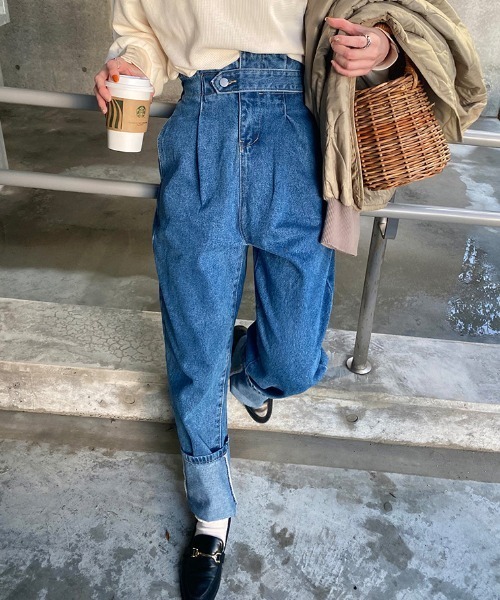 ISOOK（アイスー）の「アシンメトリーストレートデニム（kiharu select）/ ハイウエスト アシメデニム デザインデニム（デニムパンツ・レディース・ブラック/ブルー・FREE）」の19枚目の写真