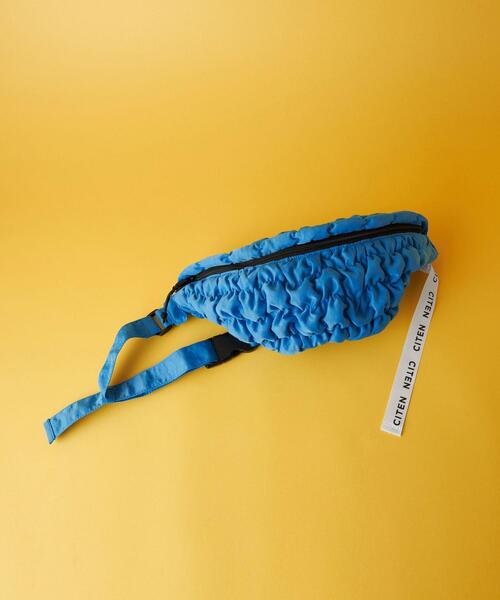 CITEN(シテン)の「<CITEN>シャーリング キルティング ボディバッグ(ボディバッグ/ウエストポーチ・レディース・ブラック/コバルトブルー・FREE)」の2枚目の写真