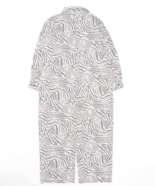 RNA(アールエヌエー)の「O0704 アニマルプリントシャツオールインワン(つなぎ/オールインワン・レディース・イエロー/レオパード/ゼブラ・MEDIUM)」の4枚目の写真