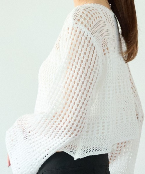 ECRIRE（エクリール）の「透かし編みニットショートトップス（ニット/セーター・レディース・ブラック/アイボリー/ホワイト・フリー）」の4枚目の写真