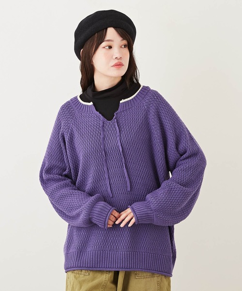 CUBE SUGAR(キューブシュガー)の「バルキーニットリボン付前後着プルオーバー(ニット/セーター・レディース・マスタード/ナチュラル/パープル/ホワイト×ブラック/ブラック・M)」の4枚目の写真